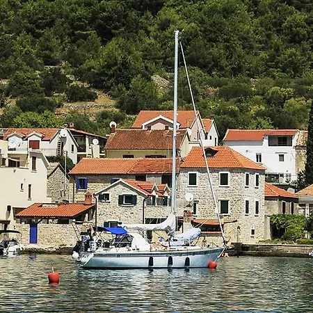 Bogadi Apartment *